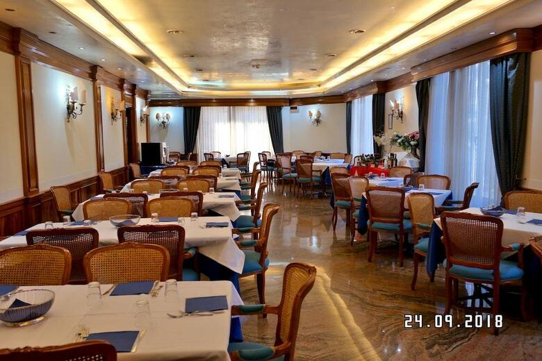 Hotel Mondial