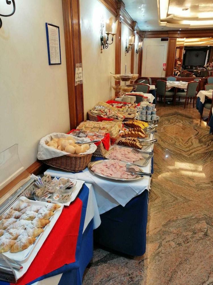 Hotel Mondial
