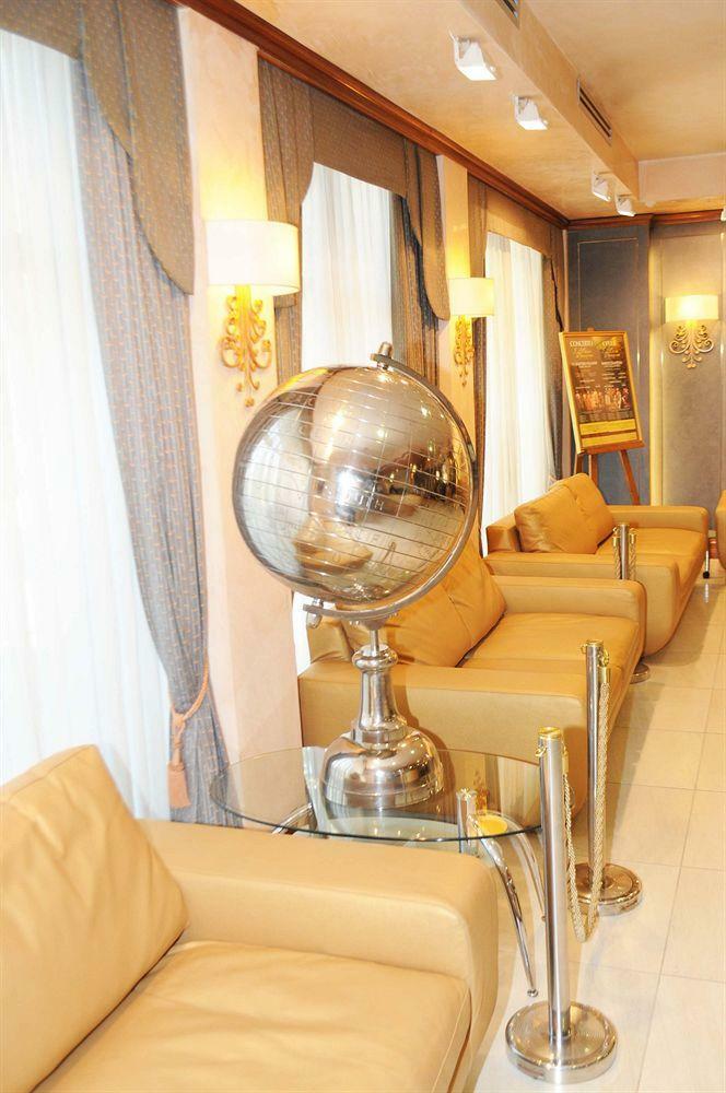 Hotel Mondial