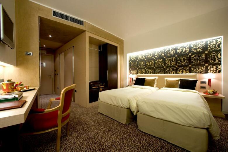 Hotel Antony Palace