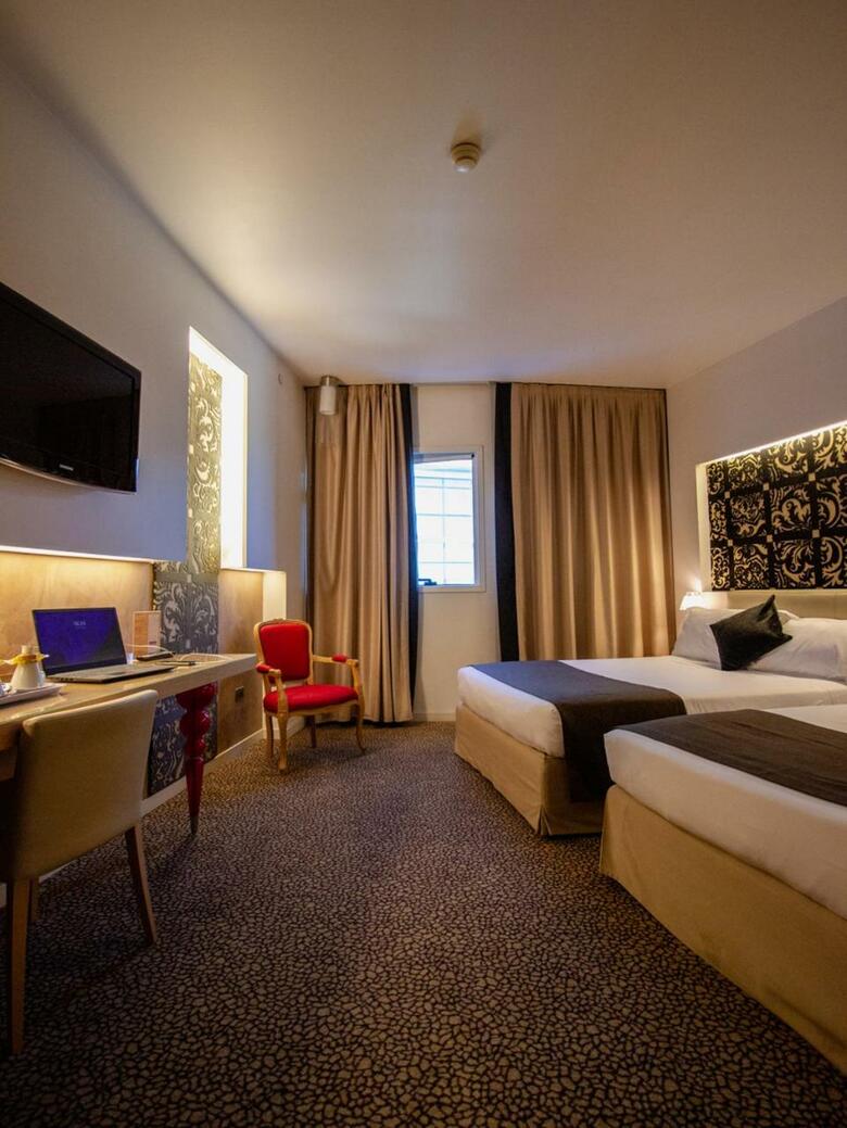 Hotel Antony Palace