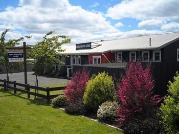 Hostal Lake Maraetai Lodge