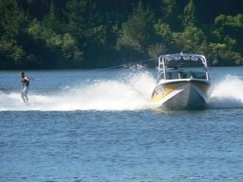 Hostal Lake Maraetai Lodge
