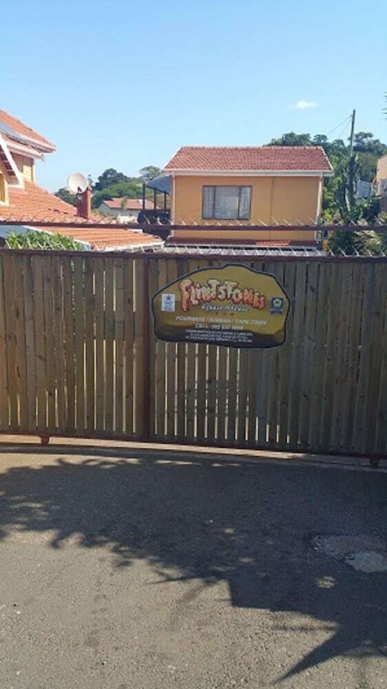 Hostal Flintstones Guest House Durban