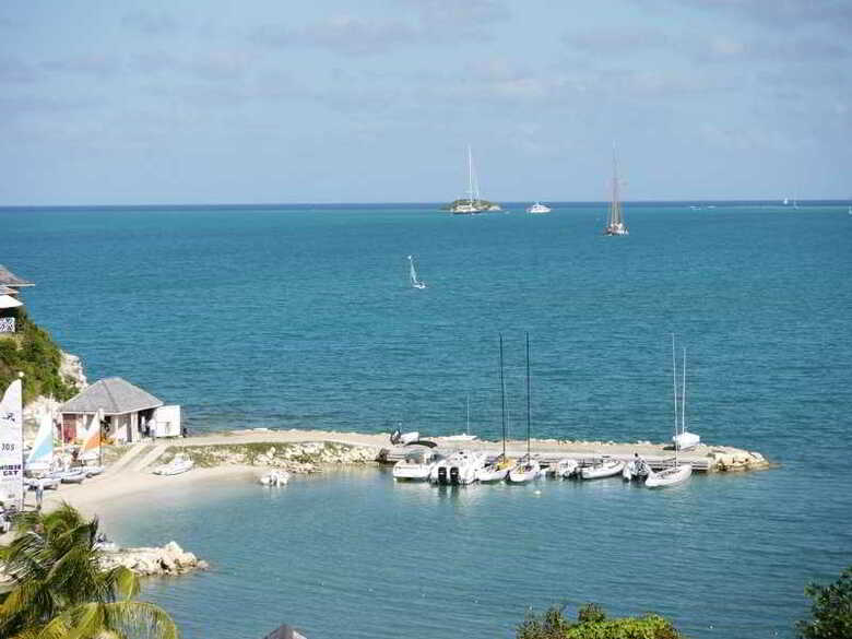 Hotel Nonsuch Bay Resort