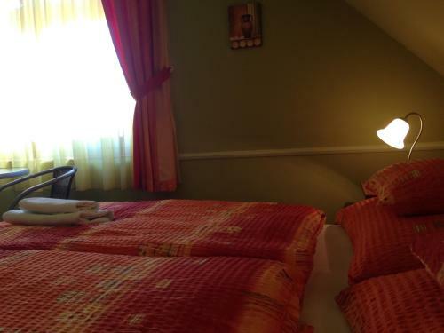Bed & Breakfast Korona �tterem Panzi�