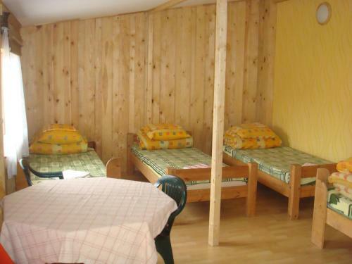 Hostal Viesu Nams Dzirkali