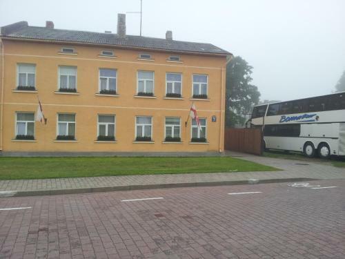 Hostal Viesu Nams Dzirkali