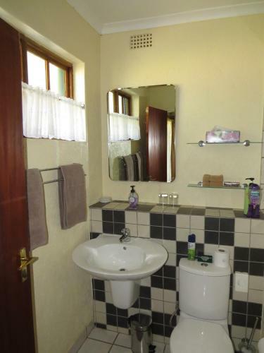 Hostal White House Lodge