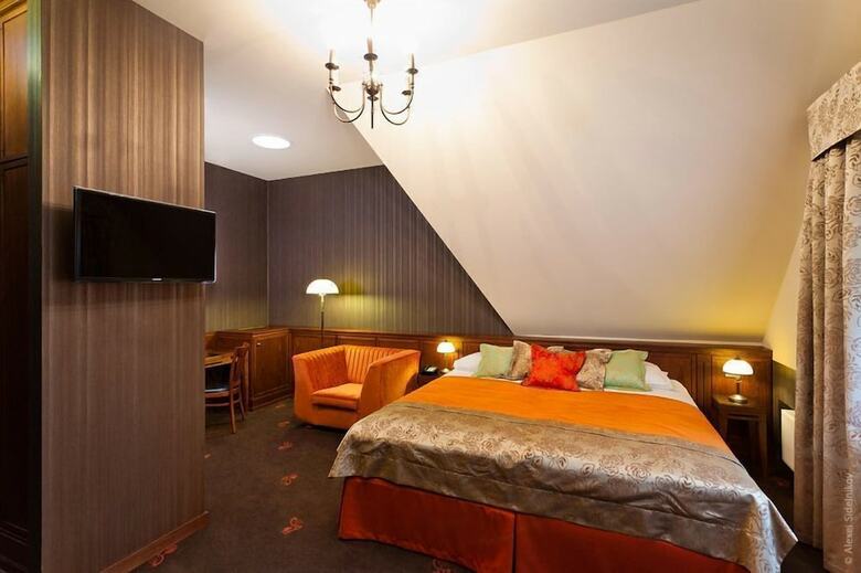 Grape Hotel