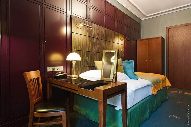 Grape Hotel