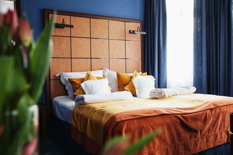 Grape Hotel
