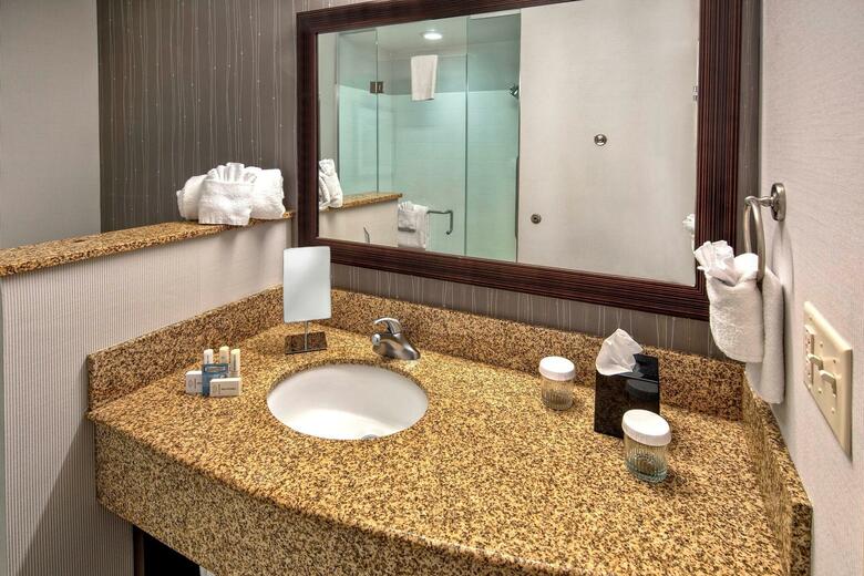 Hotel Courtyard By Marriott Alexandria