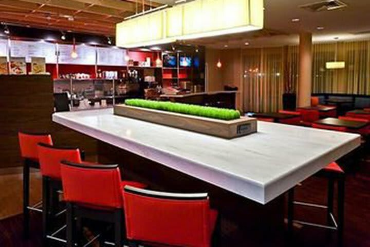Hotel Courtyard By Marriott Alexandria