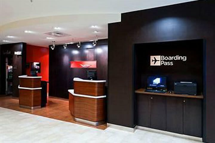 Hotel Courtyard By Marriott Alexandria