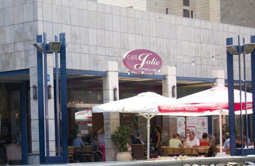 Tel Aviv Towers Apartment