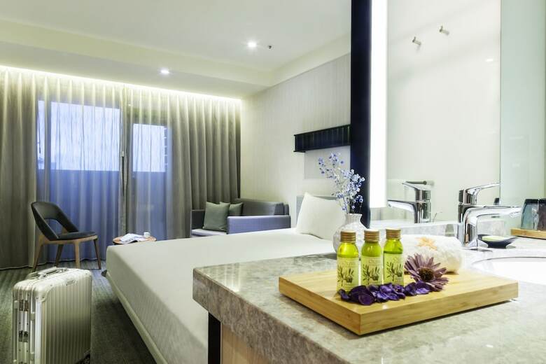 Pacific Business Hotel