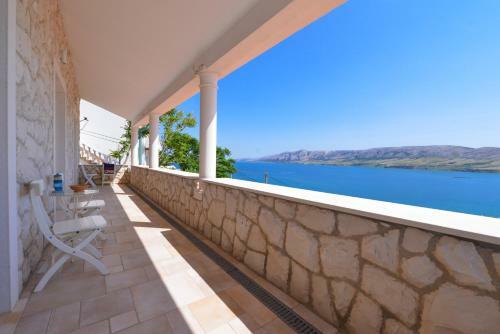 Hostal Holiday Home Fiola
