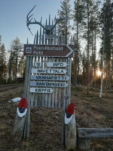 Puolukkamaan Pirtit Cottages