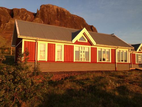 Kr�a Cottages