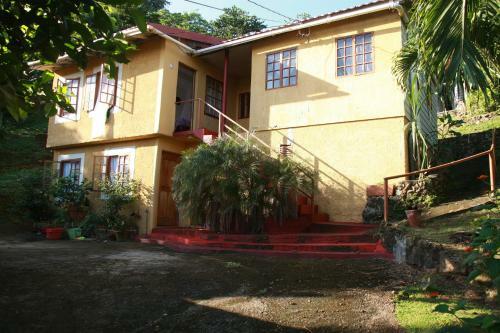 Hotel La Familia Resort And Restaurant