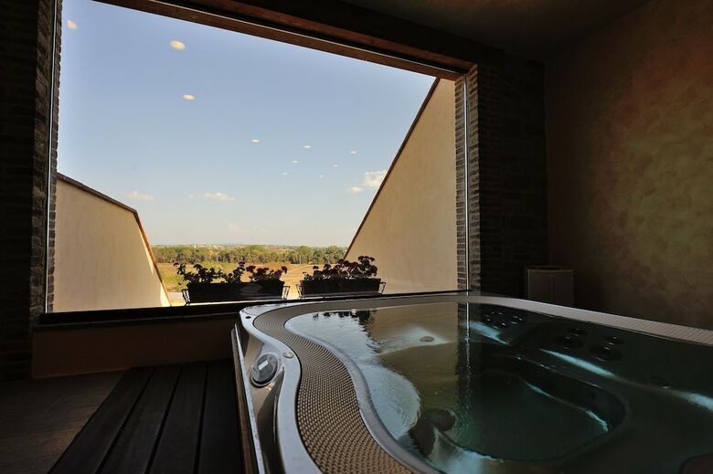 Hotel Borgo Mandoleto - Country Resort & Spa