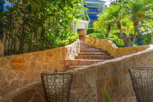 Hotel Issimo Suites