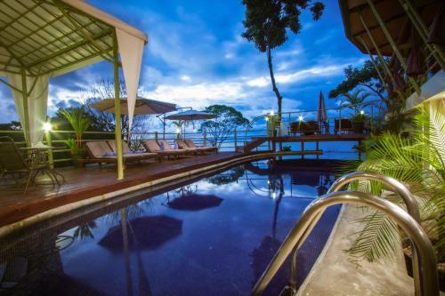 Hotel Issimo Suites