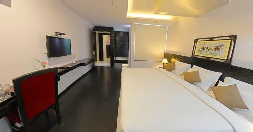 Hotel Gokulam Park