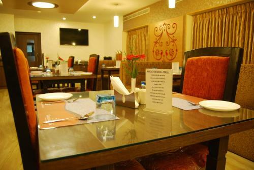 Hotel Gokulam Park