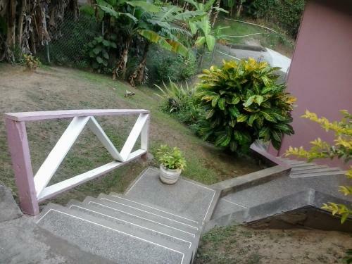 Hostal Top Ranking Hill View Guesthouse
