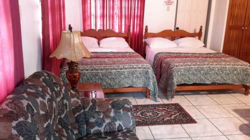 Hostal Top Ranking Hill View Guesthouse
