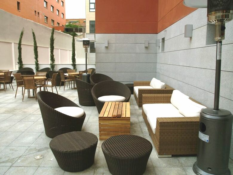 Hotel Eco Alcala Suites