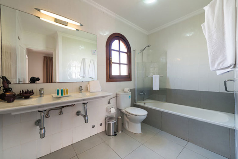 Hotel Jardin Dorado