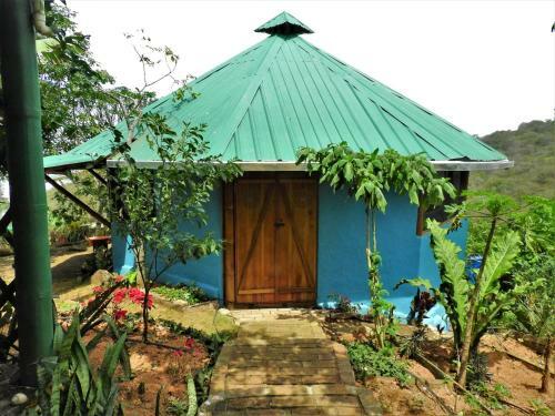 Hostal Punto Verde Ecological Guesthouse