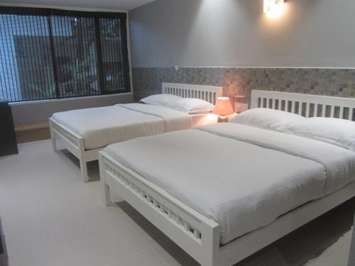 Hotel Sixteen Degrees North
