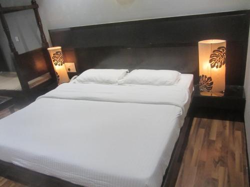 Hotel Sixteen Degrees North