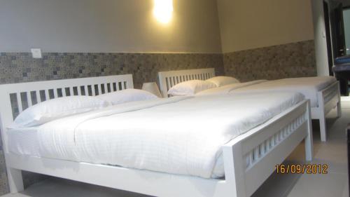 Hotel Sixteen Degrees North
