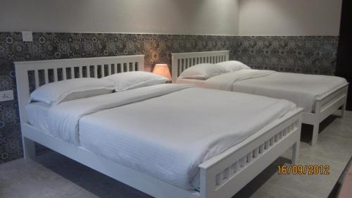 Hotel Sixteen Degrees North
