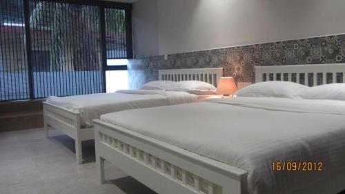 Hotel Sixteen Degrees North