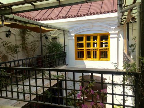 Hotel 3 Rooms By The Paulines