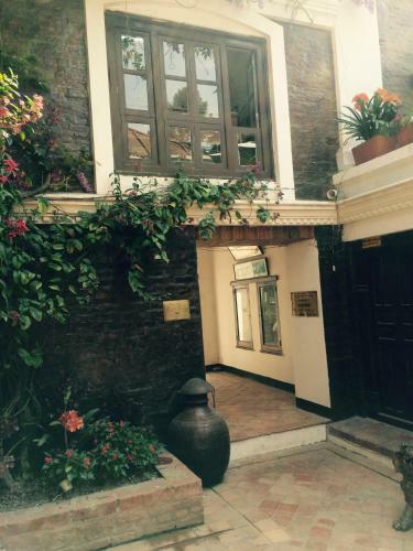 Hotel 3 Rooms By The Paulines