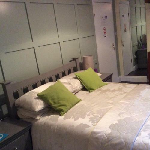 Bed & Breakfast Hollymount House