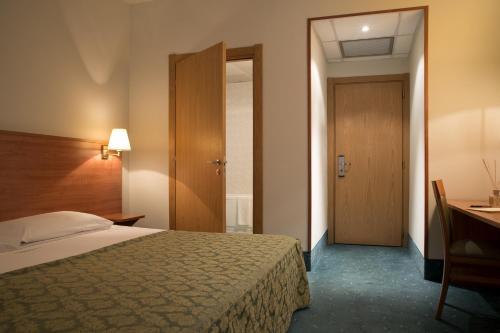 Hotel Re