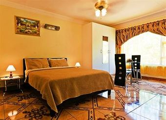 Hostal Golden Gate Guest House