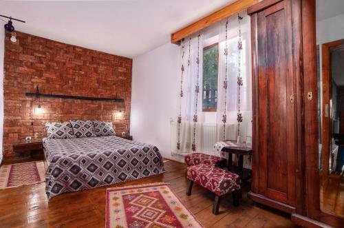 Hostal Surasul Muntelui