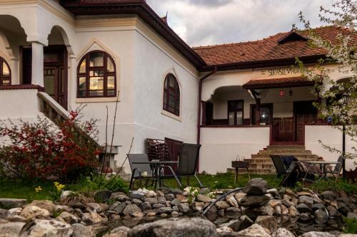 Hostal Surasul Muntelui