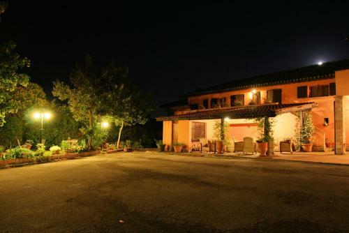 Hostal Pineta Country House