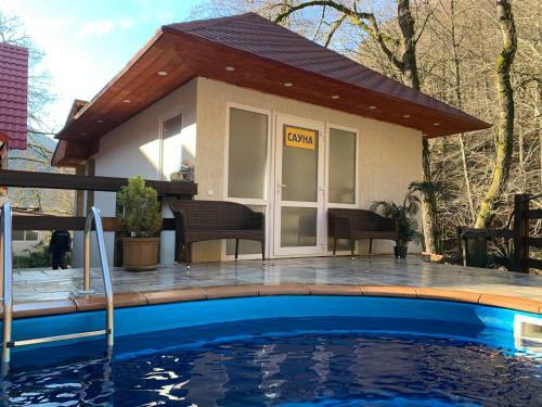 Hostal Kastana Hotel