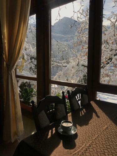 Hostal Kastana Hotel